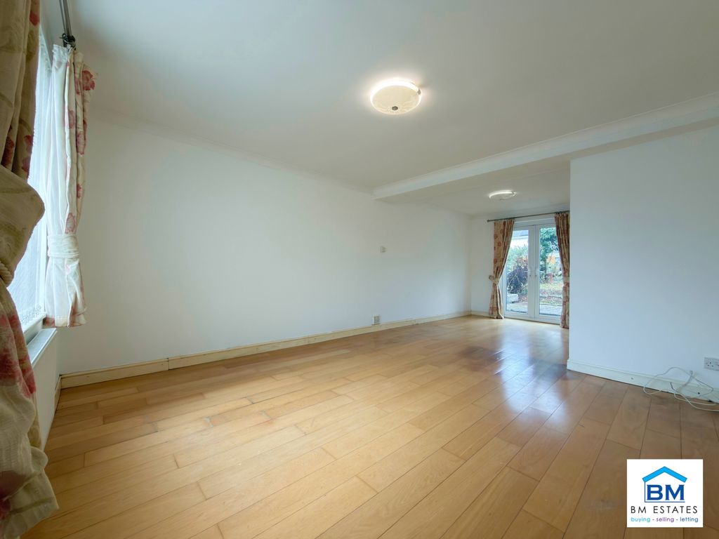 Property photo 3 of 11 Photo 3