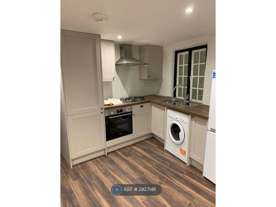 Property photo 3 of 5 Kitchen