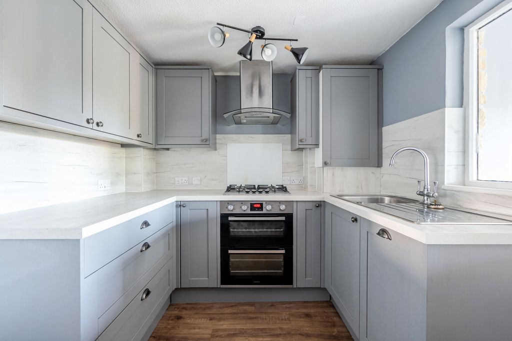 Property photo 3 of 20 12-6A7c8E6E90F86-...