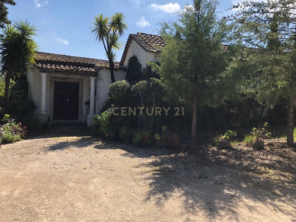 Property photo 2 of 32