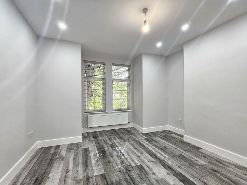 Property photo 1 of 13 Master Bedroom