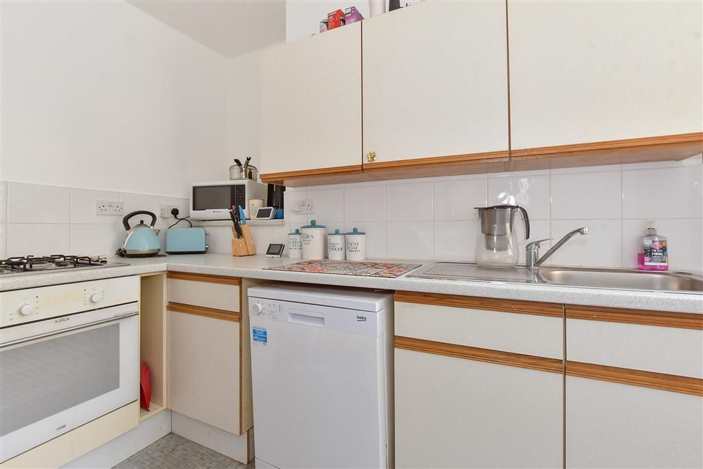 Property photo 2 of 6 Kitchen