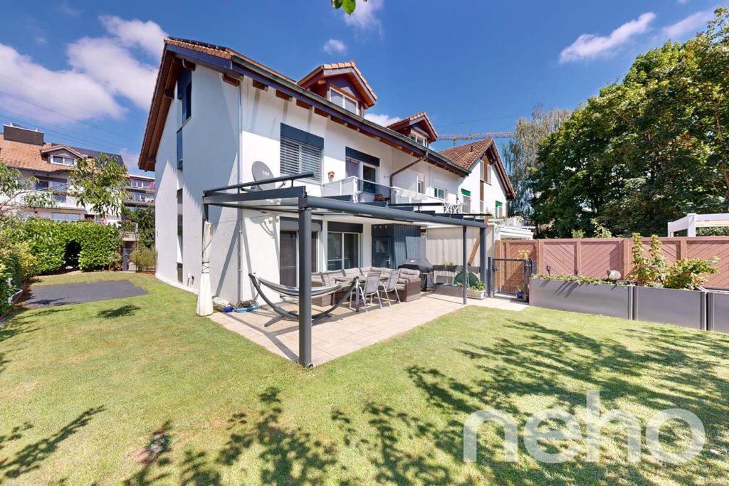 Property photo 2 of 13