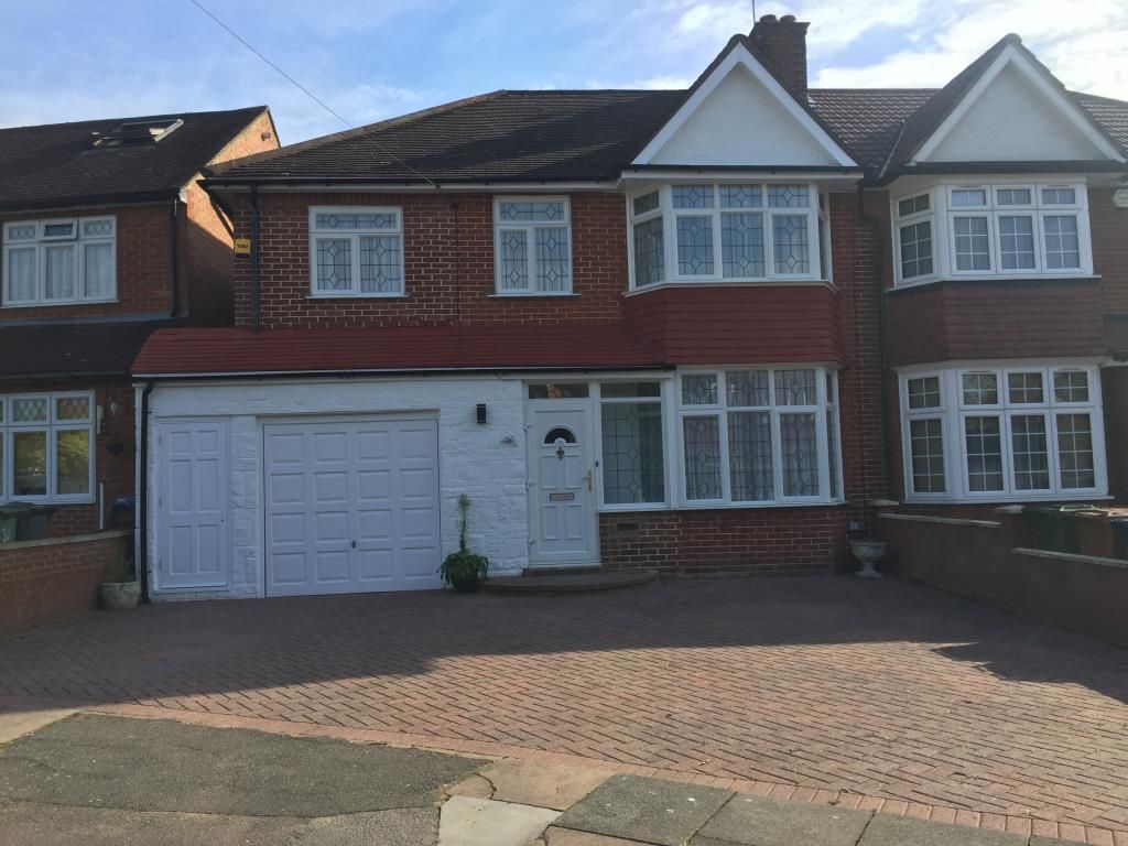 Property photo 1 of 21 External View