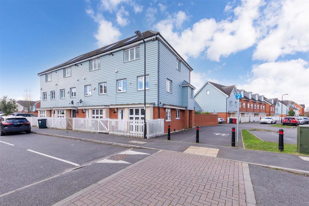 Property photo 1 of 22 239 Eltham Avenue-6.Jpg