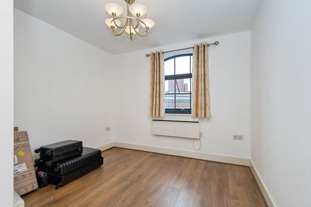 Property photo 2 of 20 Pbox-Img.Jpg