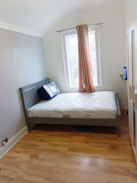 Property photo 2 of 2 Room