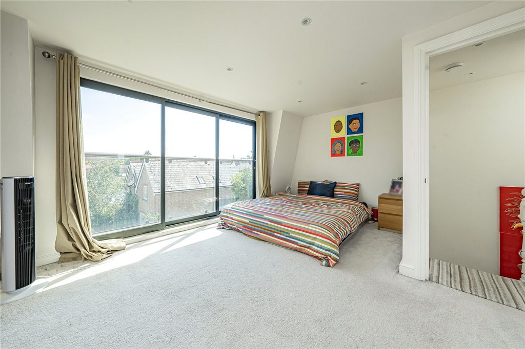 Property photo 2 of 14 Picture No. 02