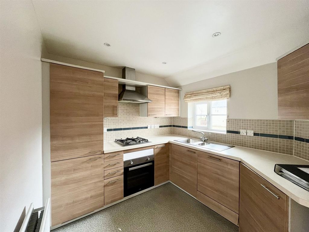 Property photo 3 of 14 Kitchen