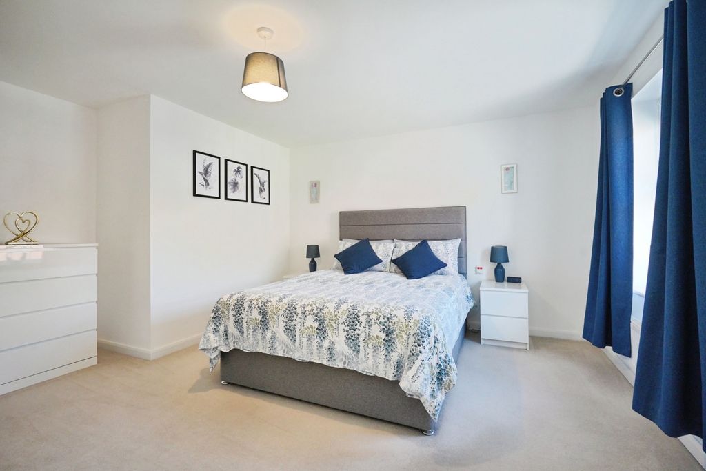 Property photo 2 of 27 Pbox-Img.Jpg