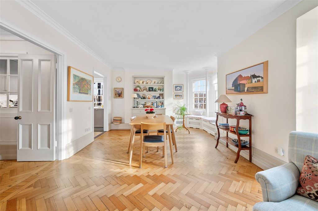 Property photo 2 of 21