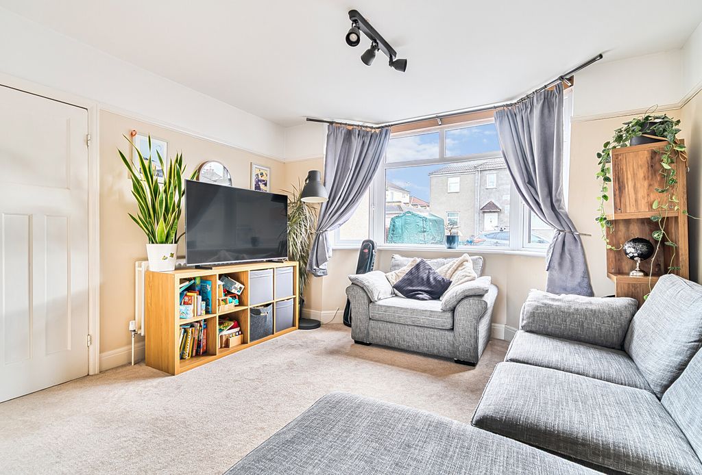 Property photo 2 of 17 1376873-6-6911F5B...