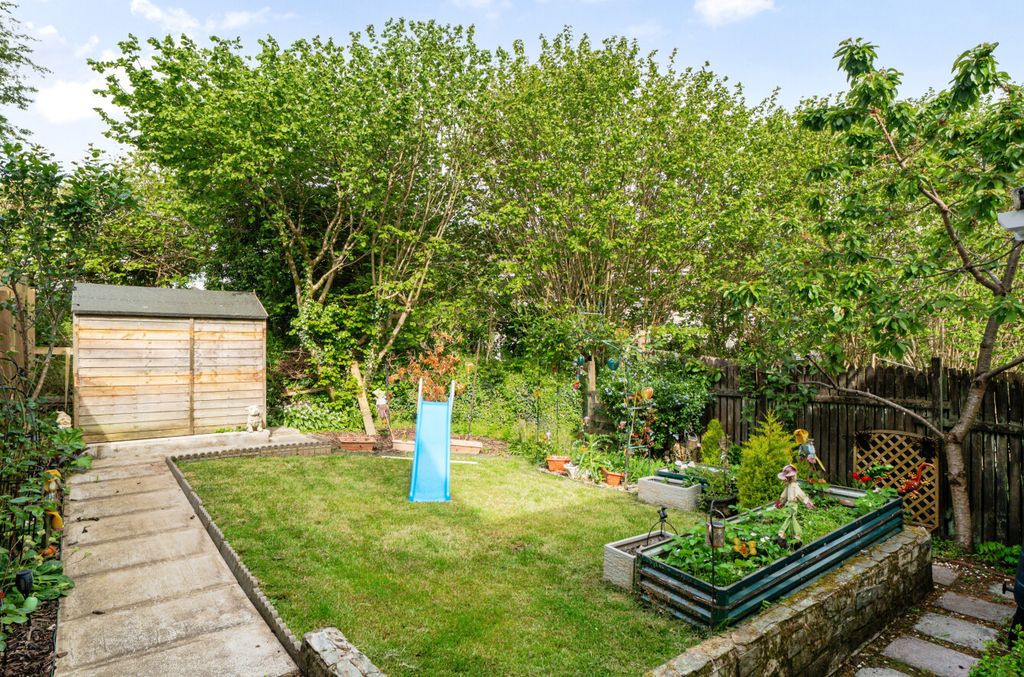 Property photo 2 of 11 External