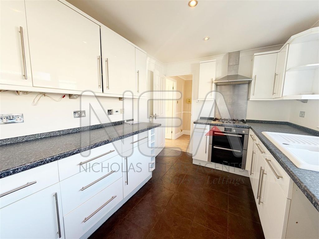 Property photo 2 of 15 Kitchen