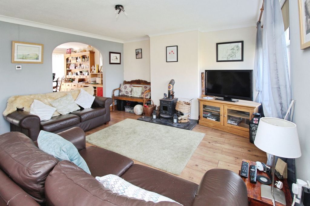 Property photo 3 of 20