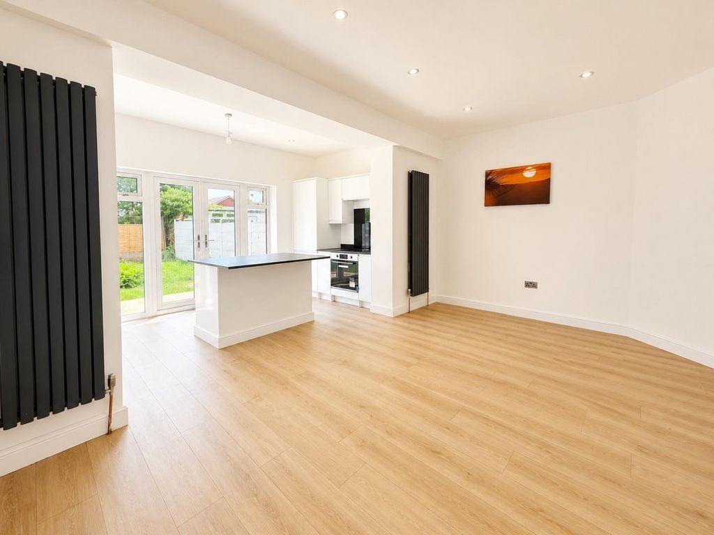 Property photo 3 of 17 Febe6Bc4-Fb43-4Be1-B351-469405Be0Cbb.Jpg