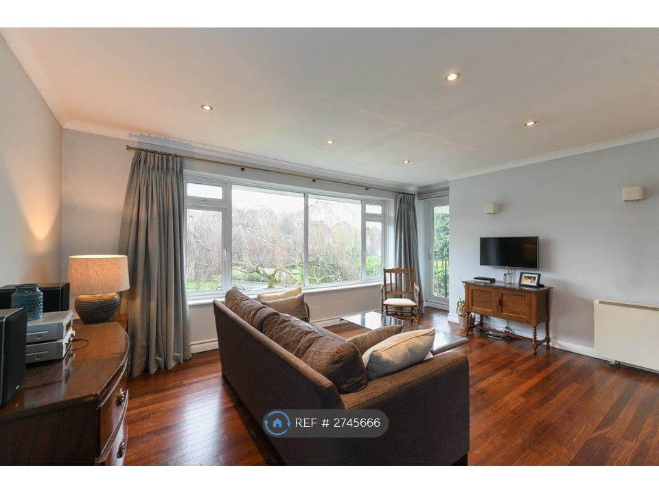 Property photo 2 of 23 Living Room