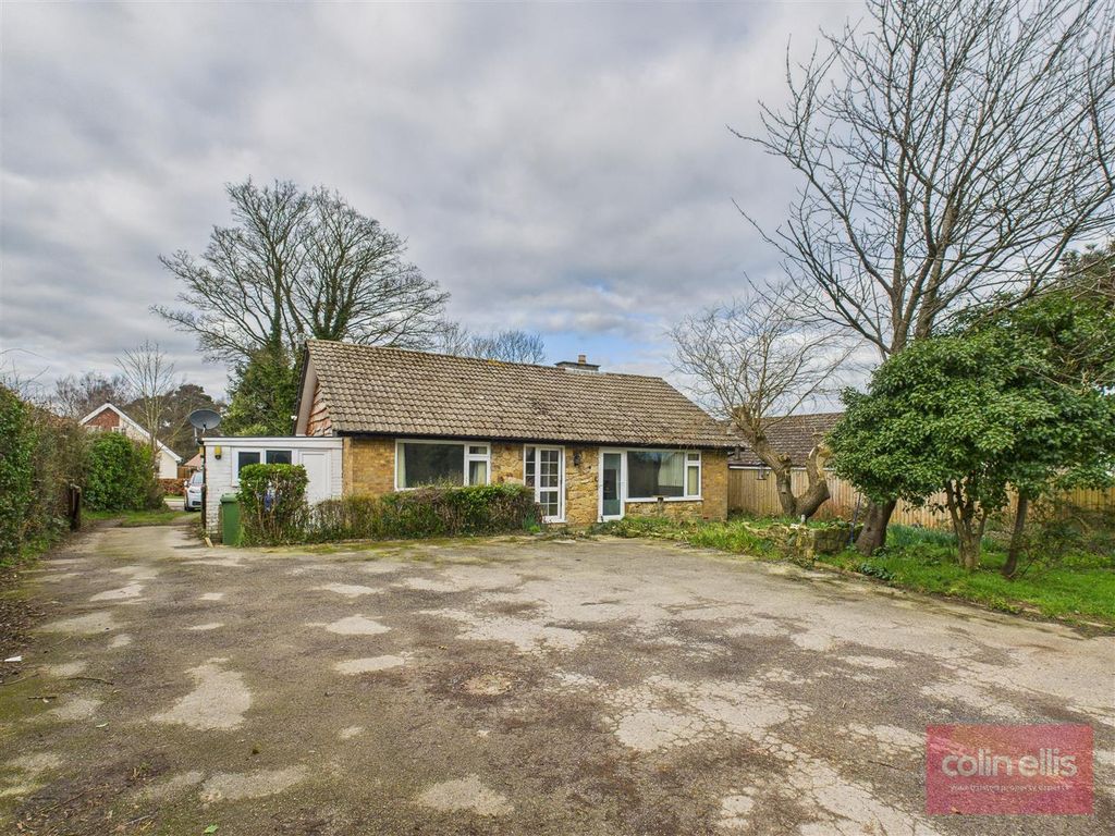 Property photo 2 of 16 Cam05075G0-Pr0045-Still014.Jpg