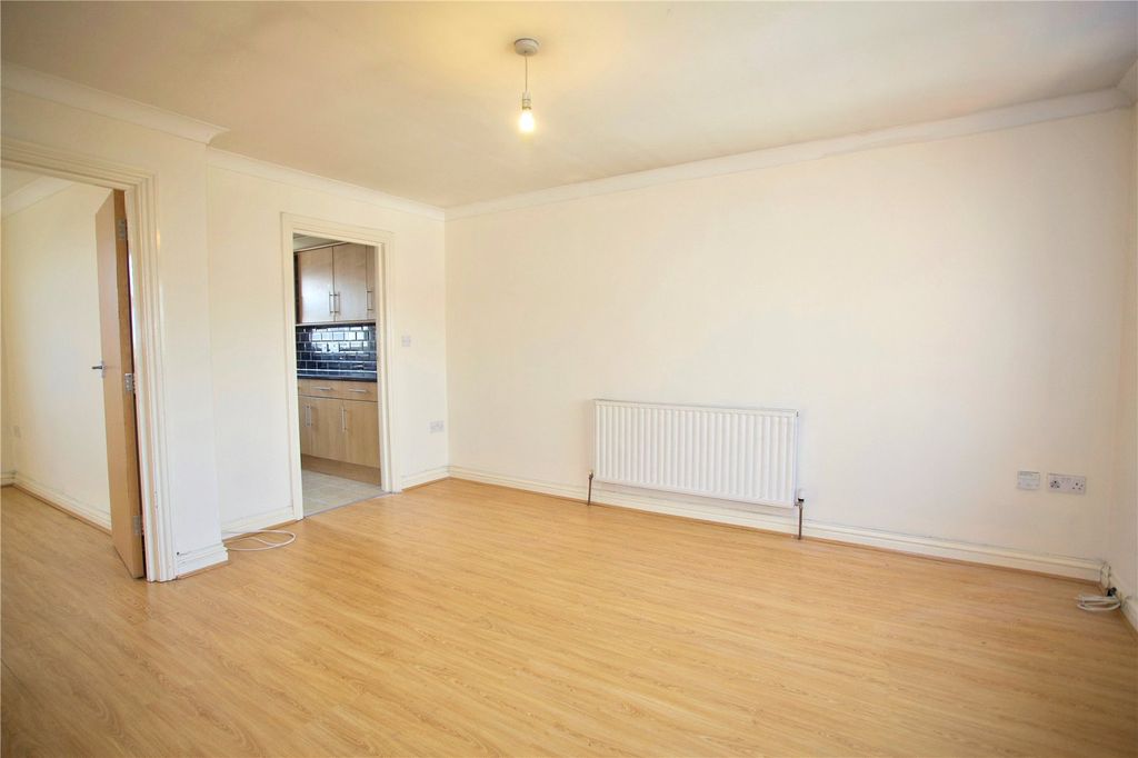 Property photo 3 of 6 Living Room