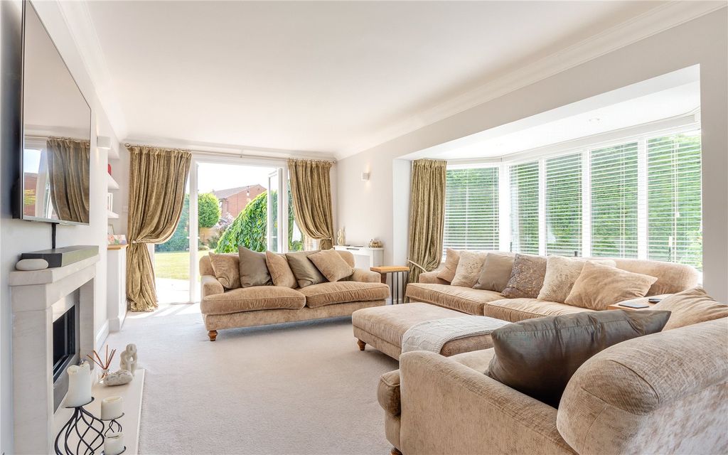 Property photo 3 of 26 Sitting Room