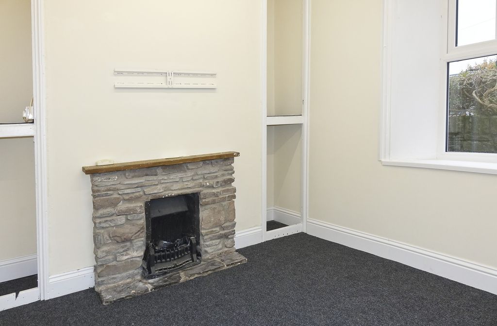Property photo 2 of 5 Office 1