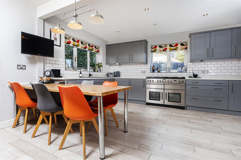 Property photo 2 of 56