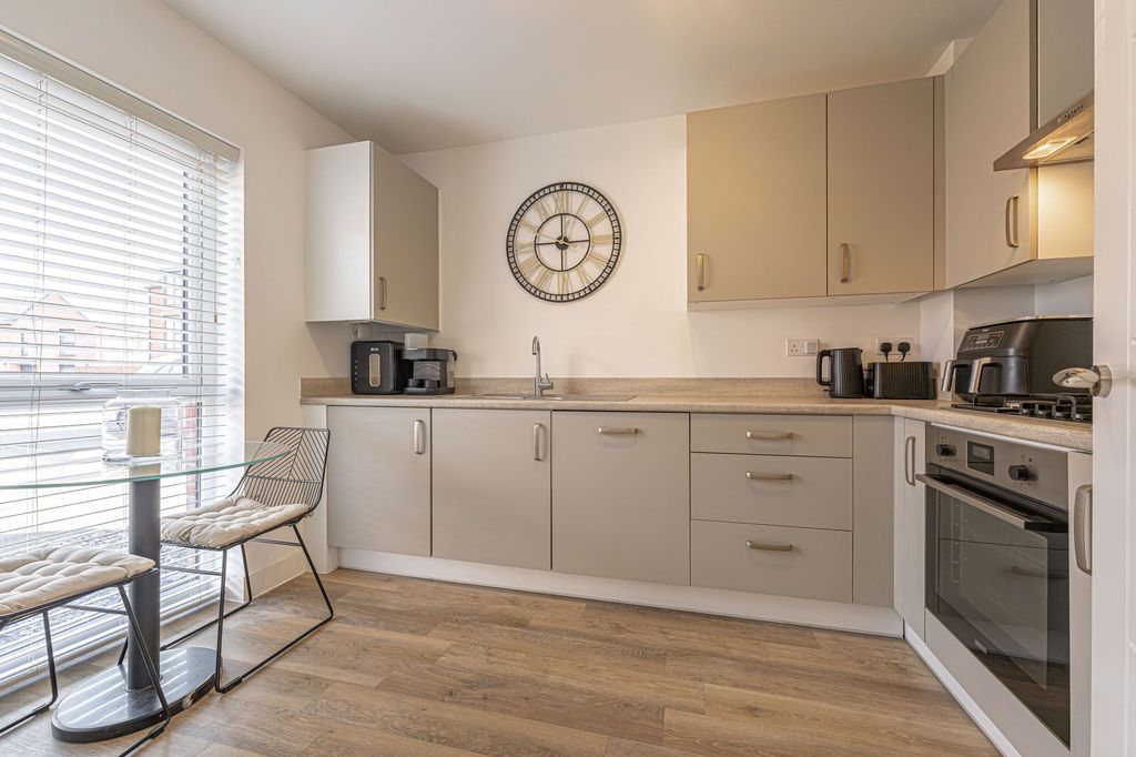 Property photo 3 of 29