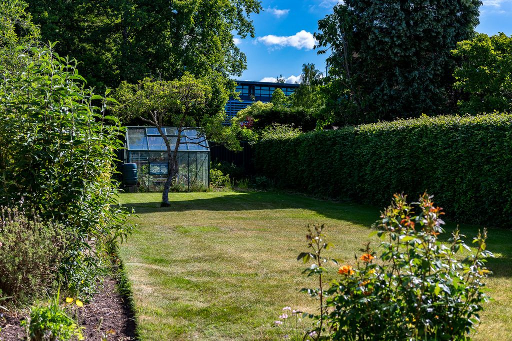 Property photo 3 of 29