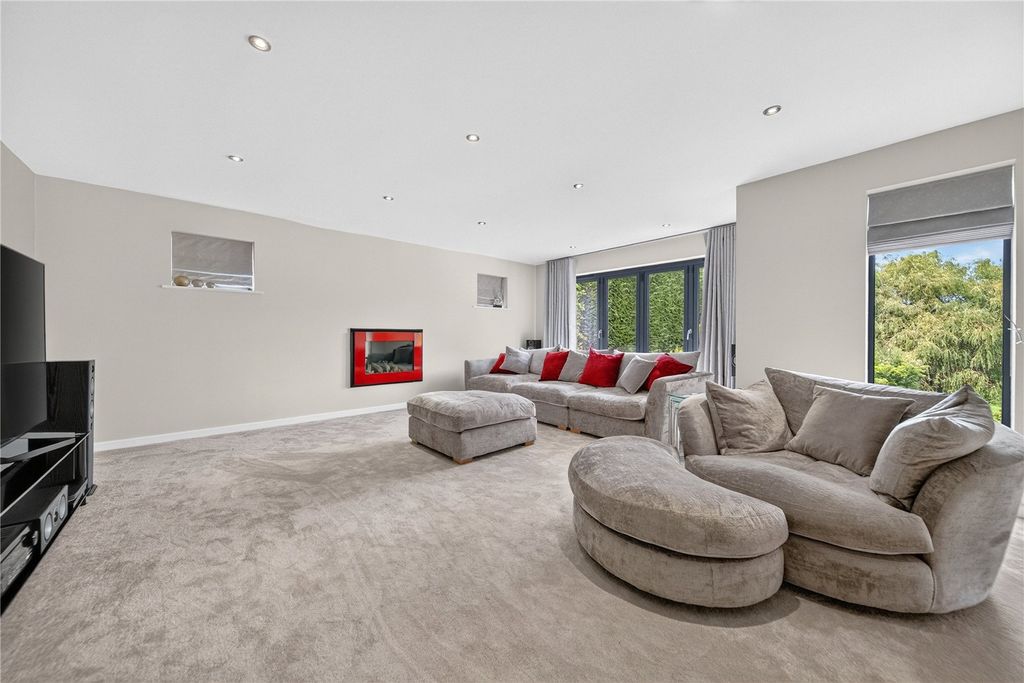Property photo 3 of 17 Reception Room