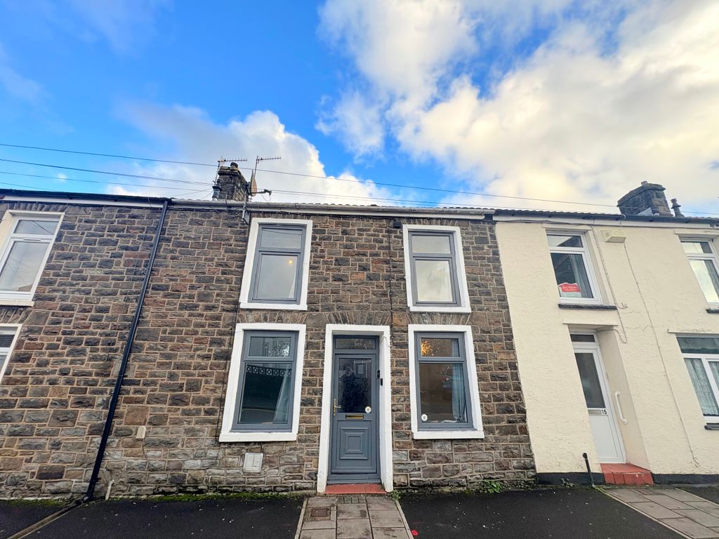 Property photo 2 of 18