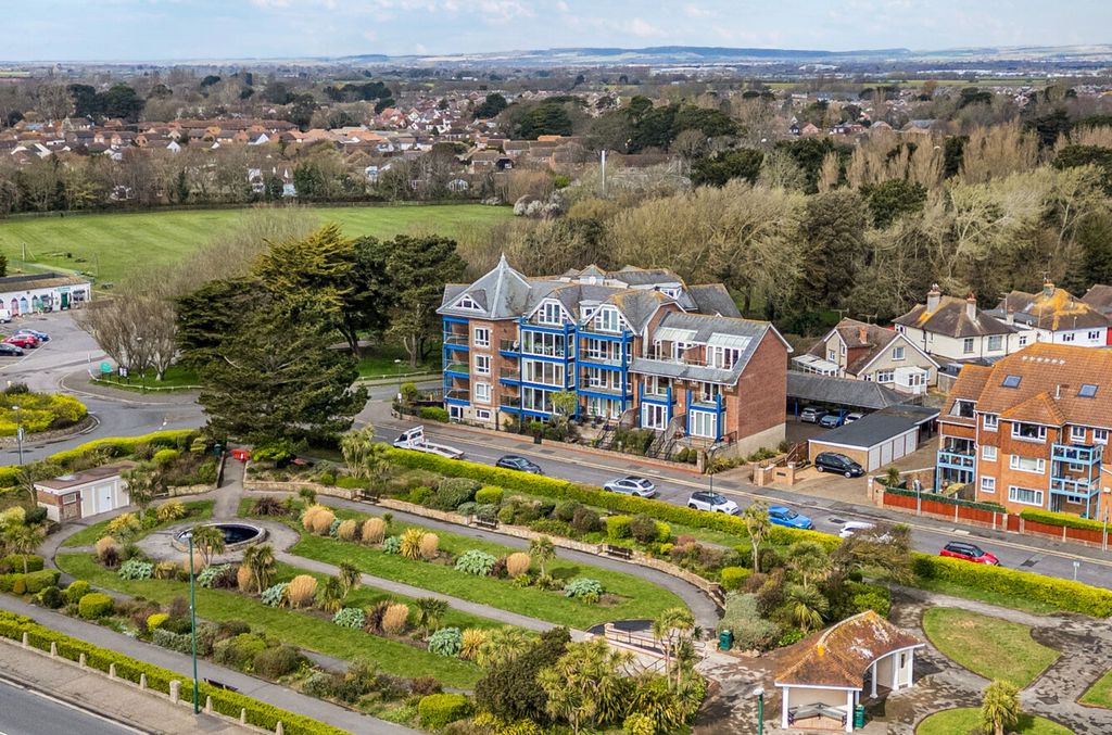 Property photo 1 of 25