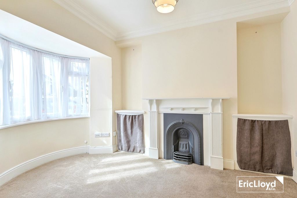 Property photo 2 of 15 Photo 2