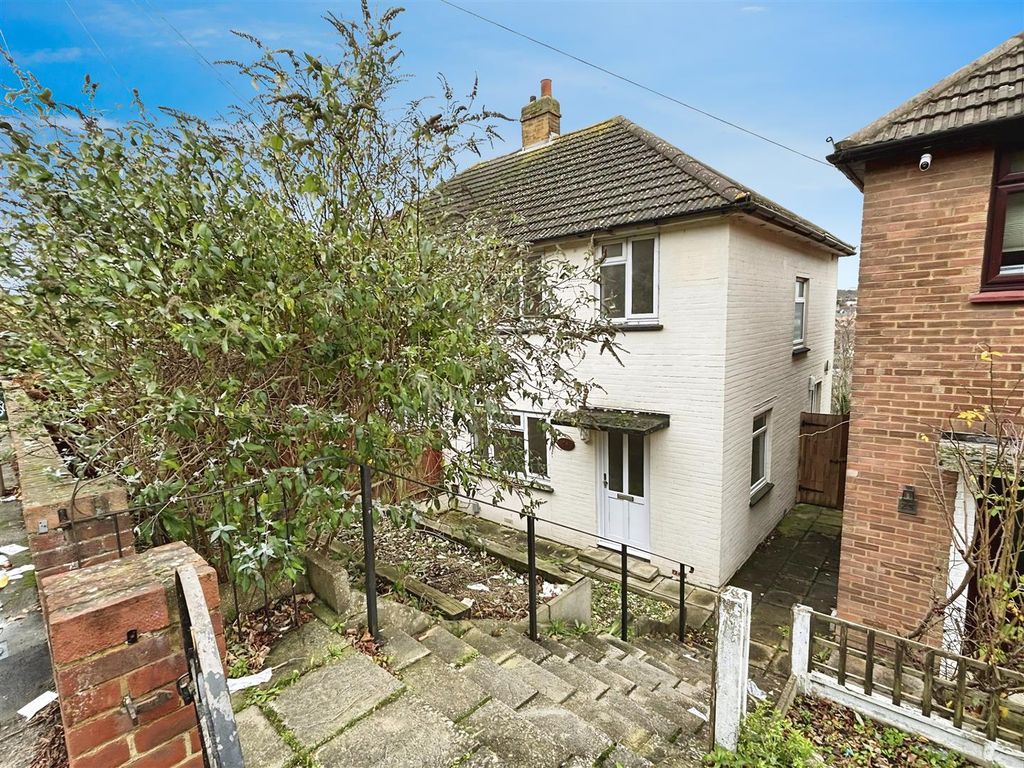 Property photo 1 of 15 555Ea0De-1.Jpg