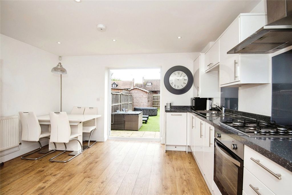 Property photo 2 of 14 Kitchen/Dining