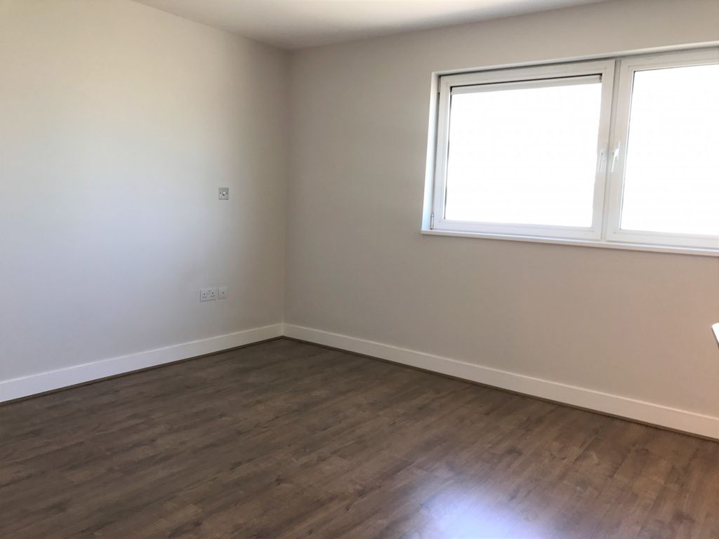 Property photo 2 of 11 4