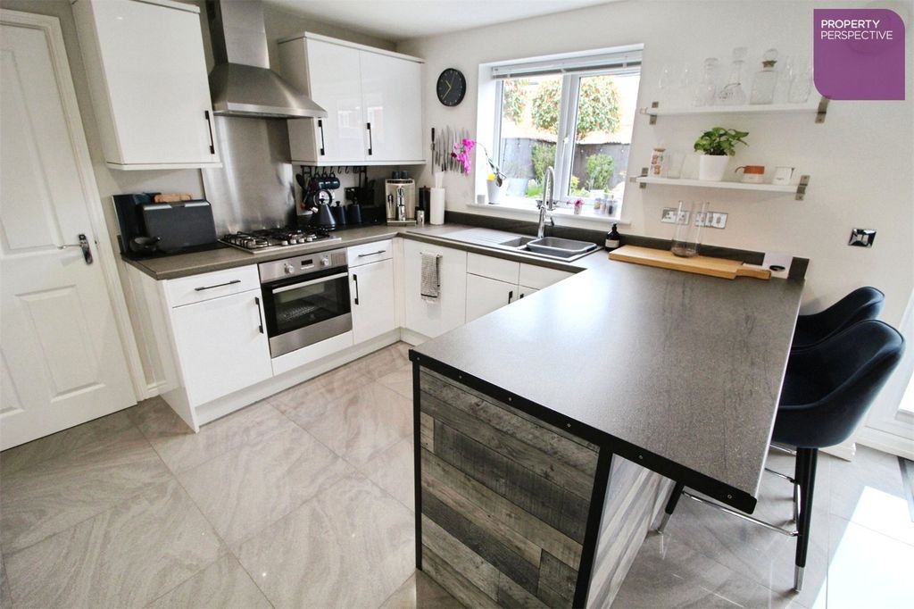 Property photo 3 of 15 K