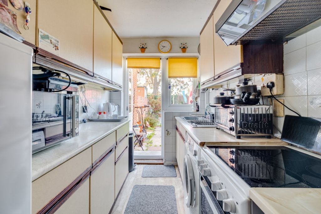 Property photo 2 of 13 Picture No. 12