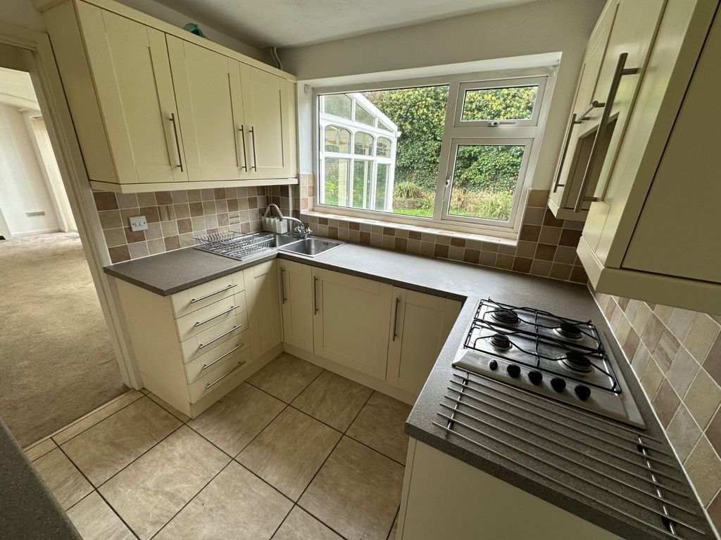 Property photo 2 of 14 Kitchen