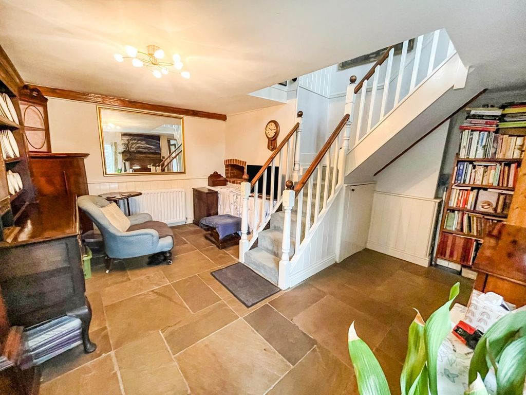 Property photo 3 of 17 Tlc_55E834E9-A039-4Ad8-Aa64-4Db64Ed96F4d_0dc28Bb.J