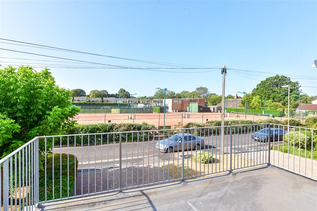 Property photo 3 of 10 Balcony / Terrace