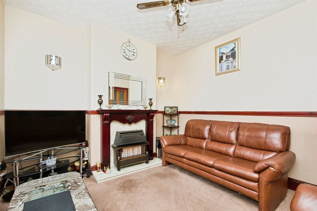 Property photo 3 of 19