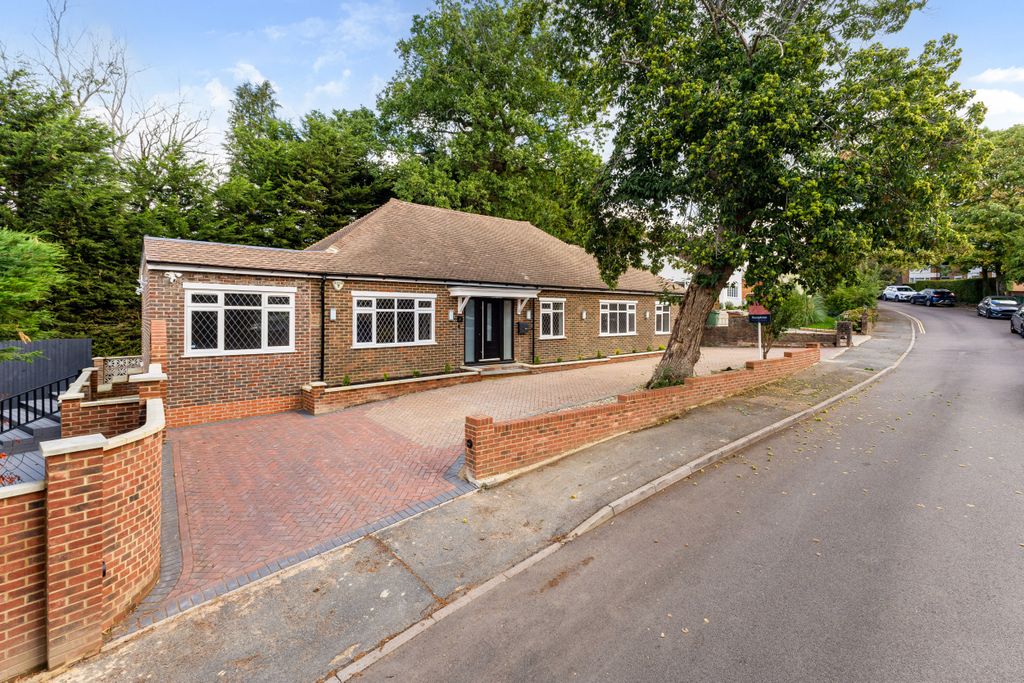 Property photo 1 of 23