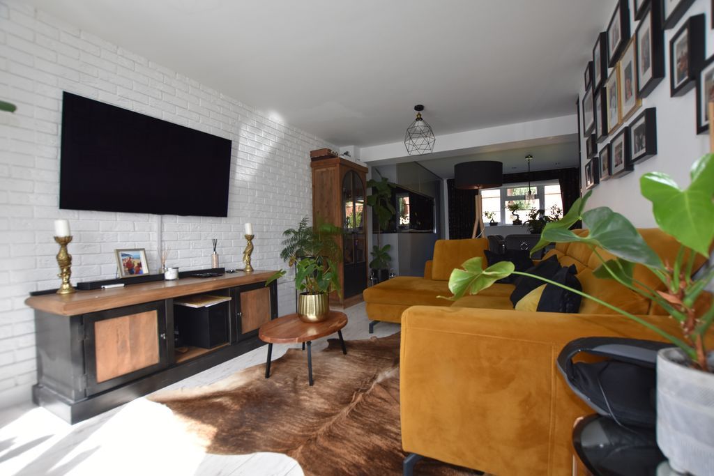 Property photo 2 of 17 Photo 4