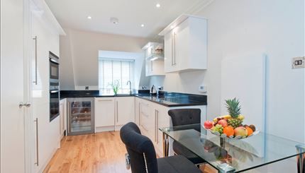 Property photo 1 of 6 Grosvenor Hill, London