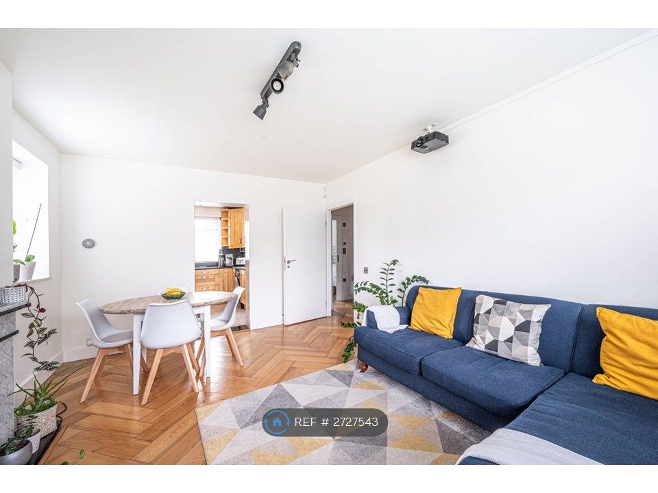 Property photo 2 of 15 Living Space