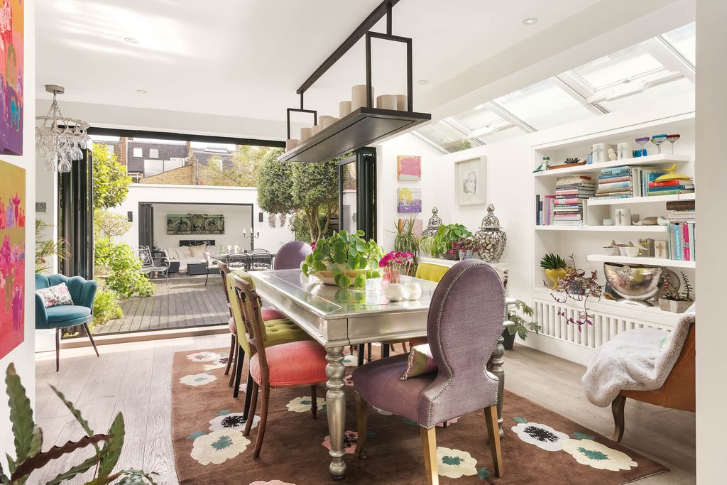 Property photo 1 of 12 Dining Room