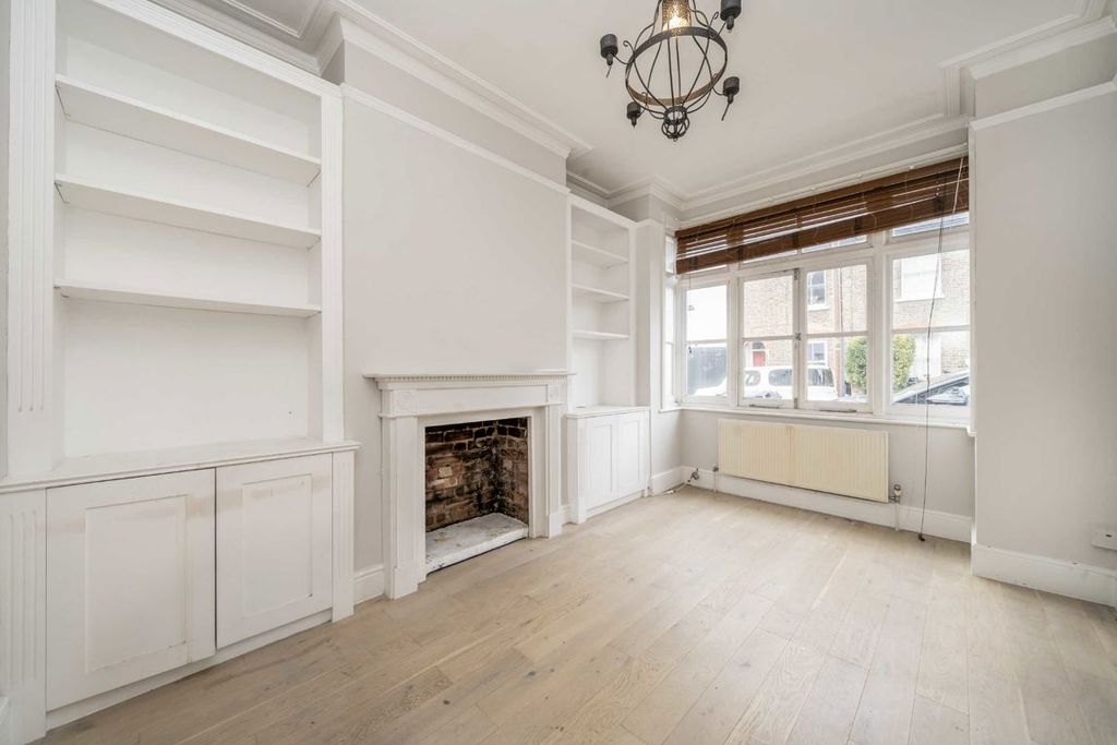 Property photo 2 of 9