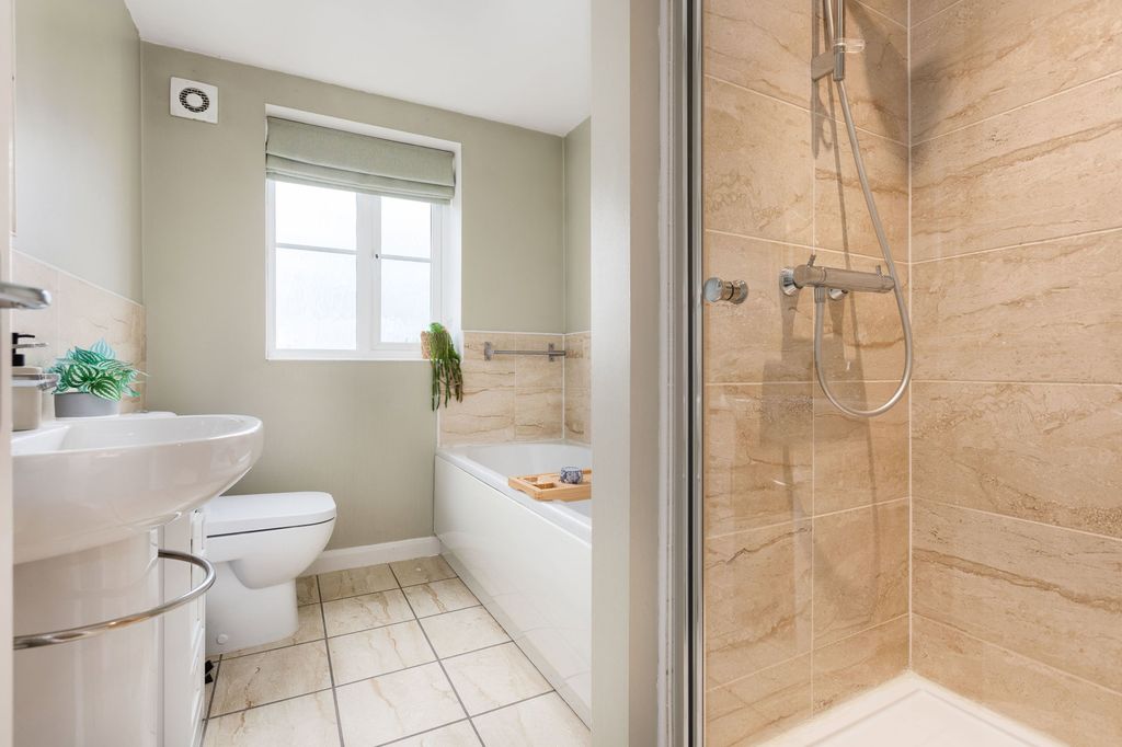 Property photo 3 of 21