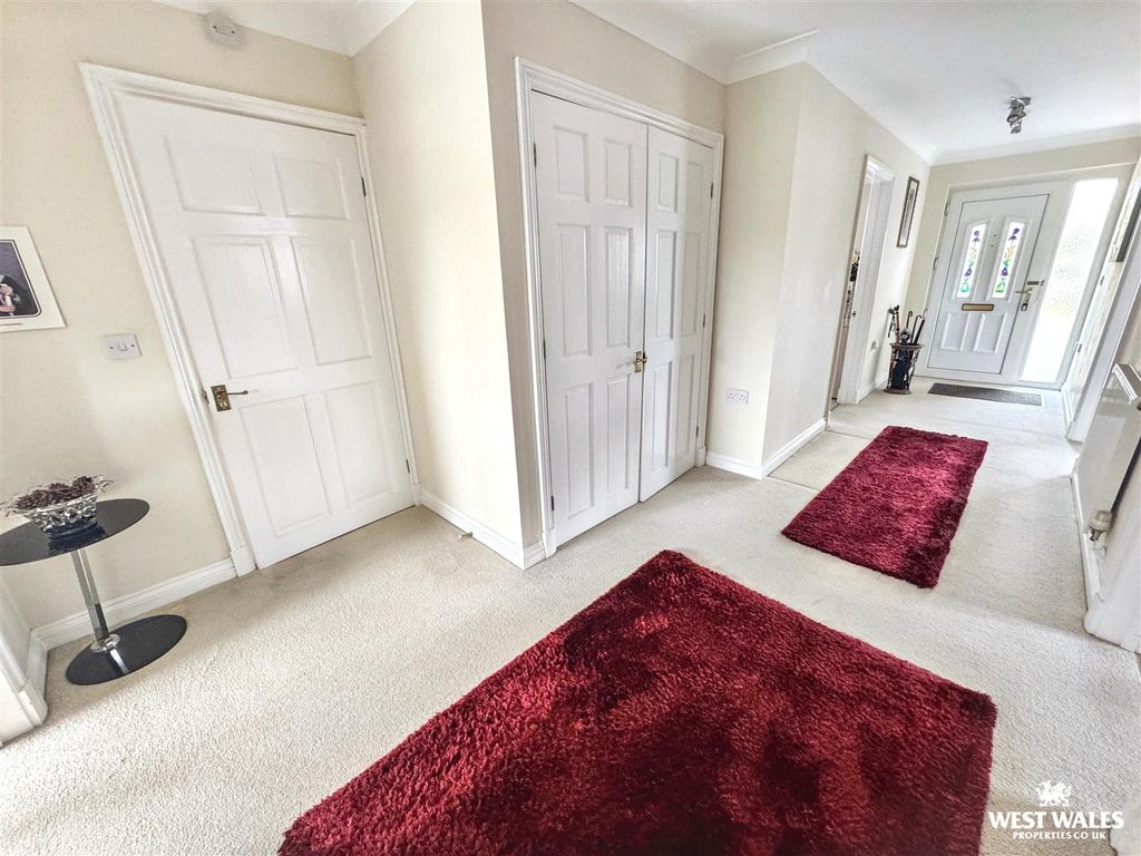 Property photo 2 of 25 Image00049.Jpg