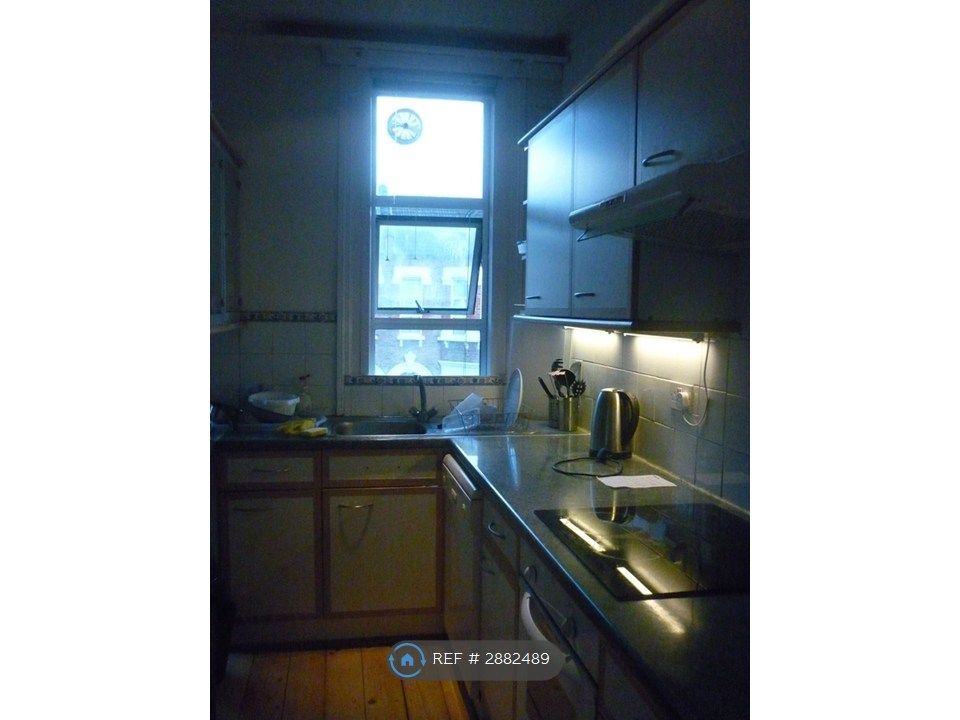 Property photo 3 of 6 Kitchen